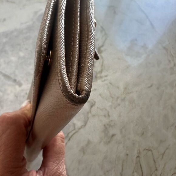 Prada Bi-Color Metal Saffiano Continental long leather Wallet - Picture 16 of 17